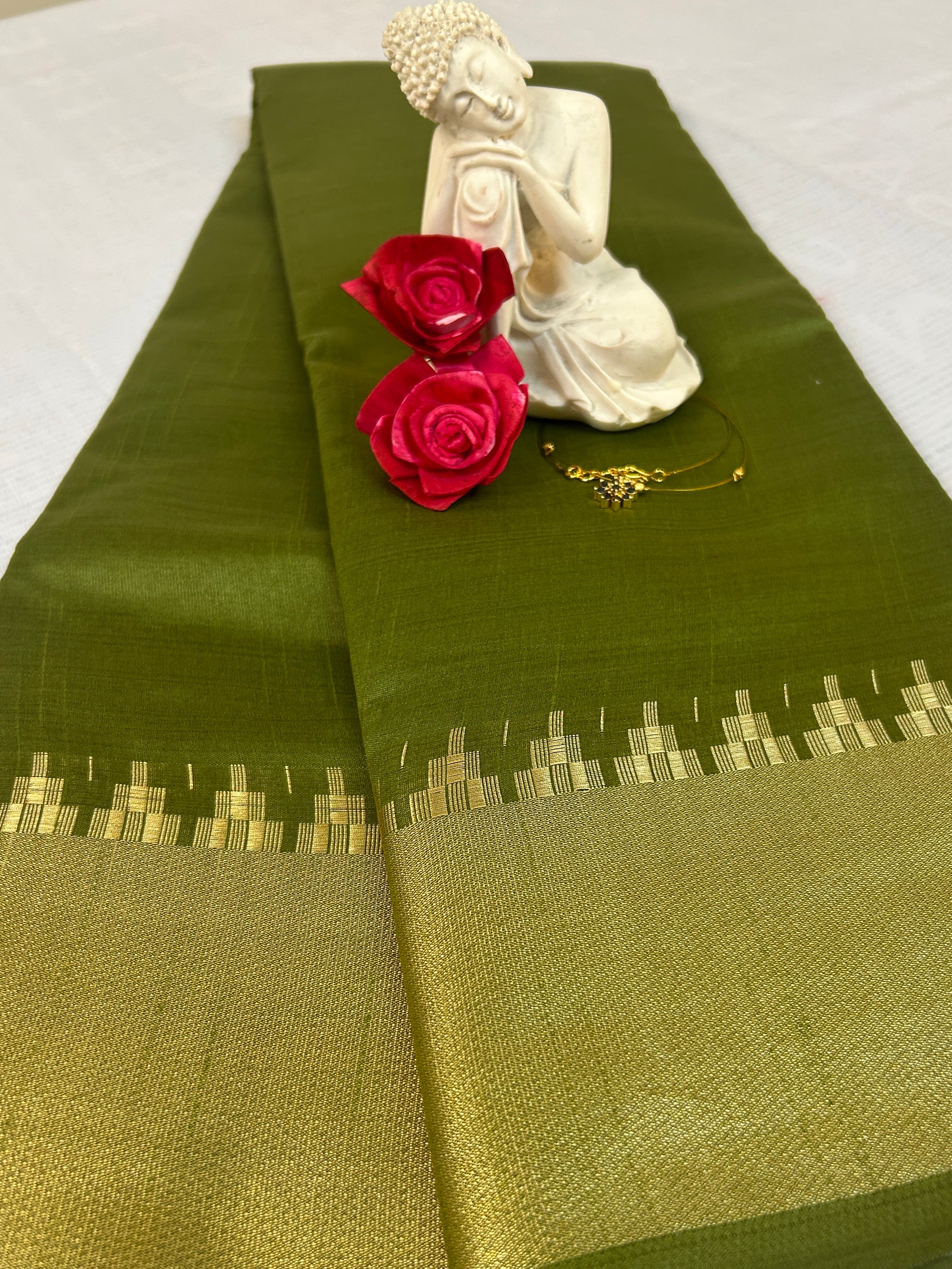 PLAIN SILK SAREE WITH GOPURAM BORDER